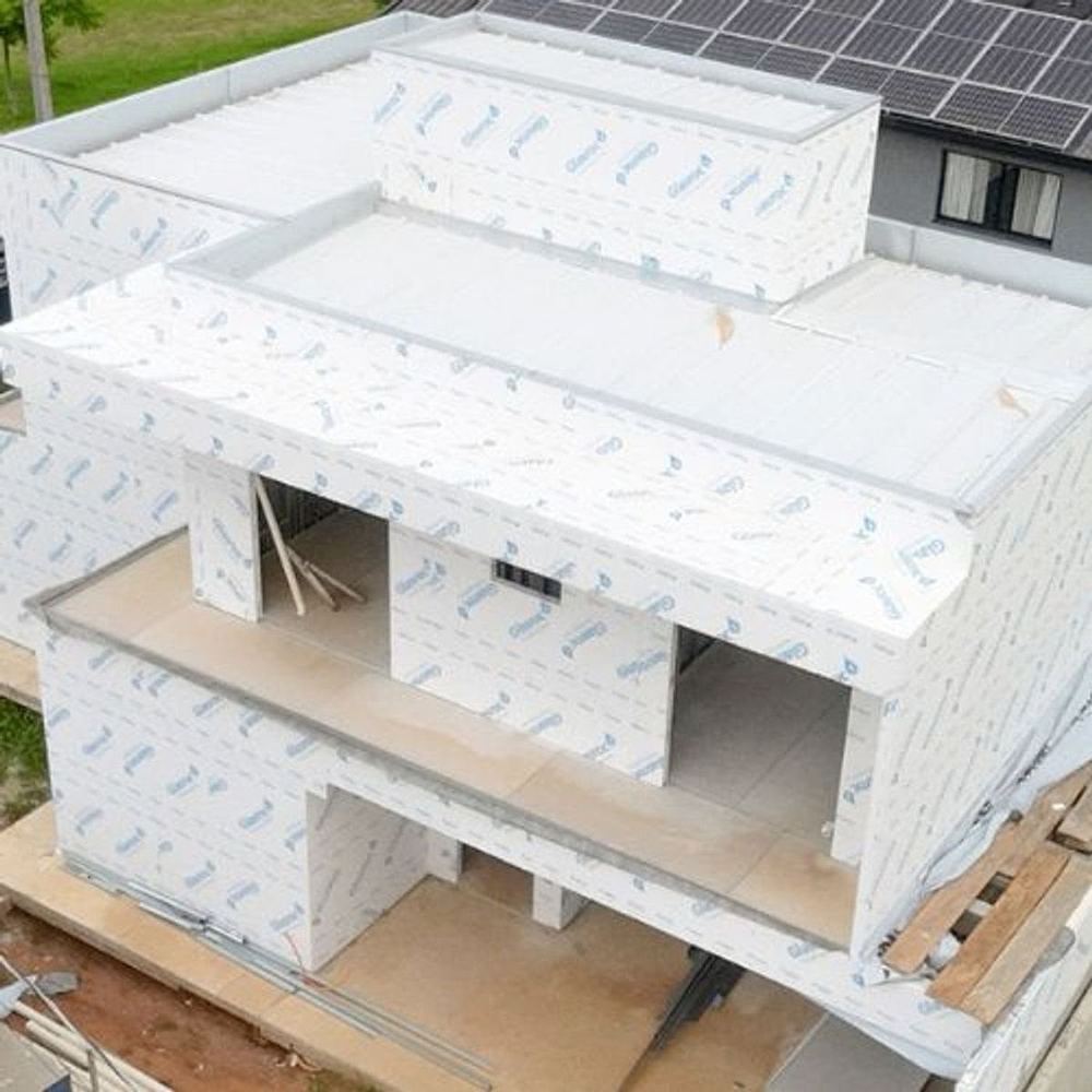 Fachada ventilada em execução com revestimento Glassroc resistente à umidade